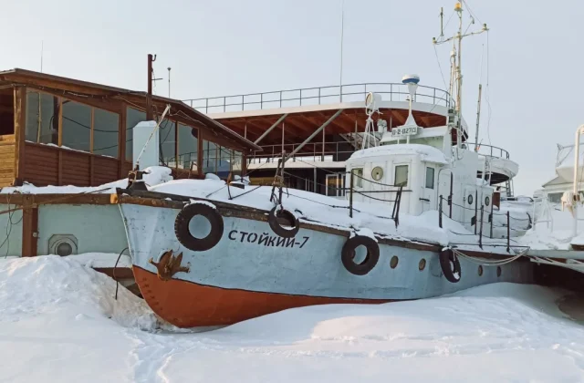 Portable Ice Maker for a Boat Galley or Dock