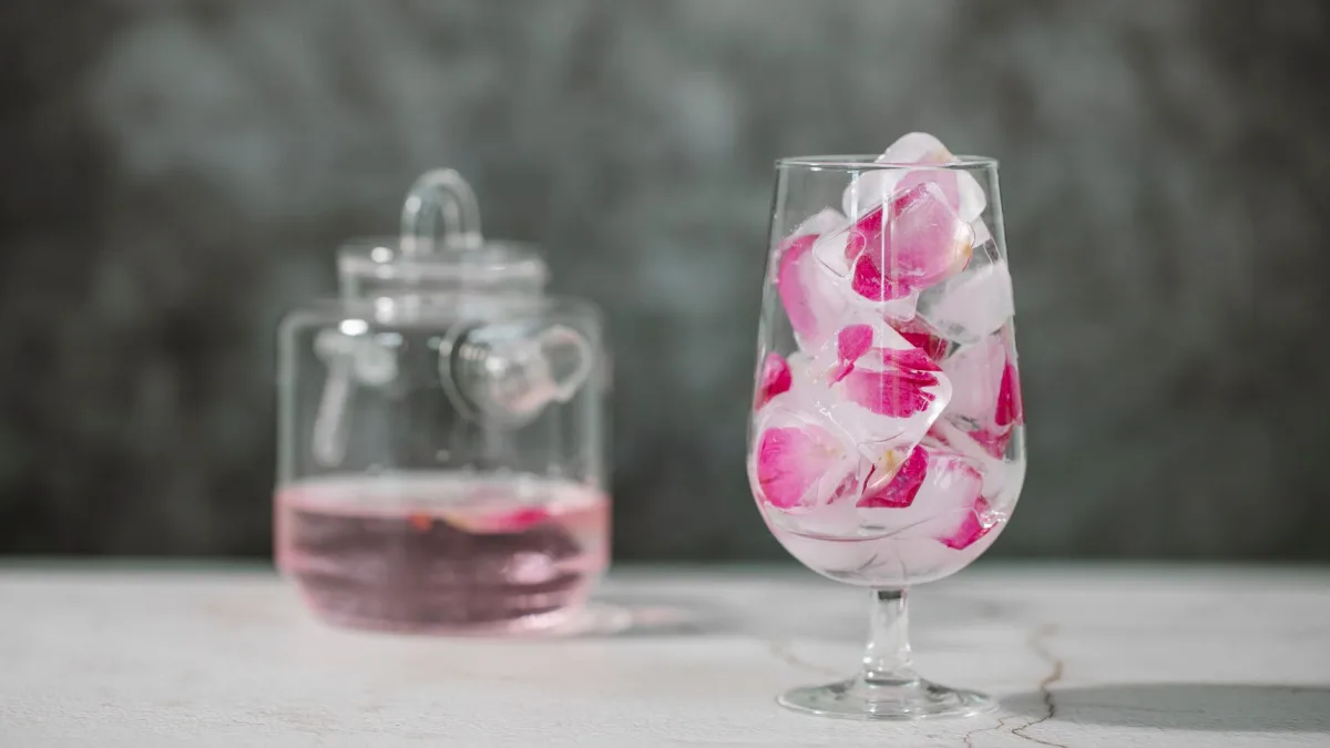 Fixing a Plastic Taste From Countertop Ice Makers