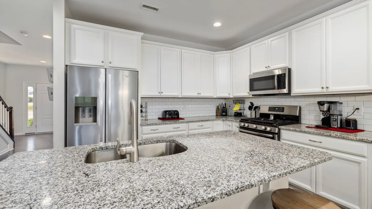 How to Choose an Ice Maker: A Buyer’s Guide