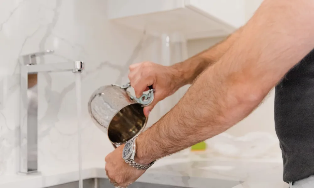 nearly empty ice bin after long run time in countertop maker