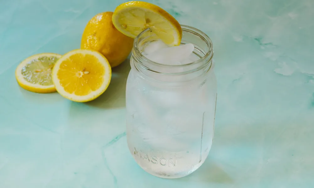 clean countertop ice maker with fresh ice bin